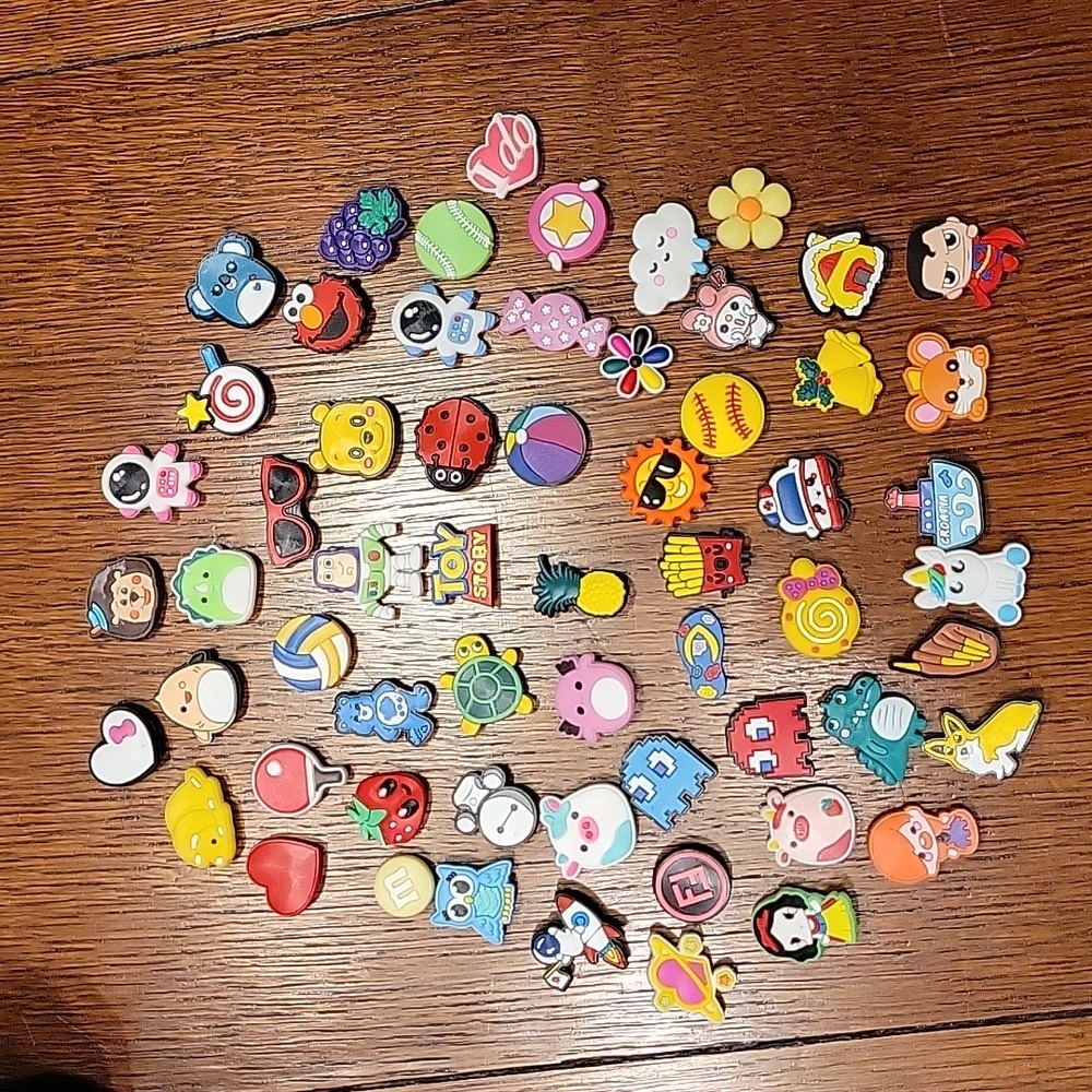 60 Jibbitz's